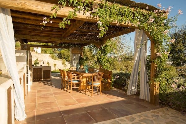 Can-Frare-Ibiza-outdoor-dining.jpg Can Frare Ibiza outdoor dining